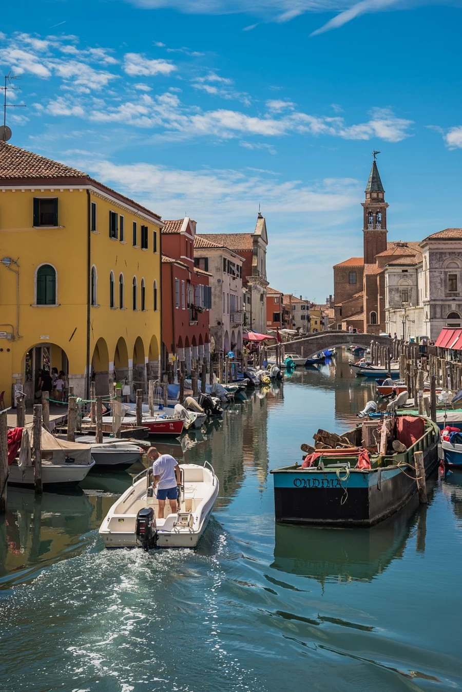 Chioggia – tam można poczuć rytm włoskiego miasta bez tłumu turystów. Fot. Pixabay
