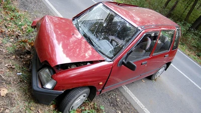 Tico rozbiło się na drzewie w Rogowie 