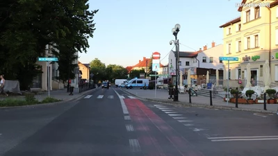 Zderzenie rowerzystów. Jedna osoba ze złamaniami trafiła do szpitala
