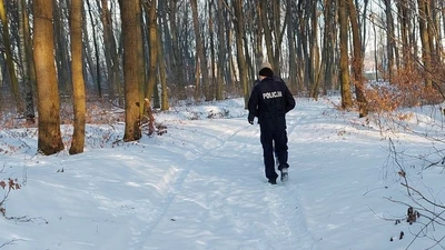 Zaginięcie seniora. Jak zadbać o bezpieczeństwo osoby z demencją?