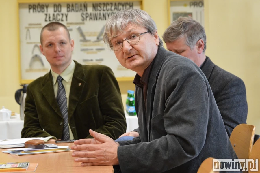 Zamrożenie wydatków na pomoce dydaktyczne sposobem na załatanie dziury w budżecie oświaty