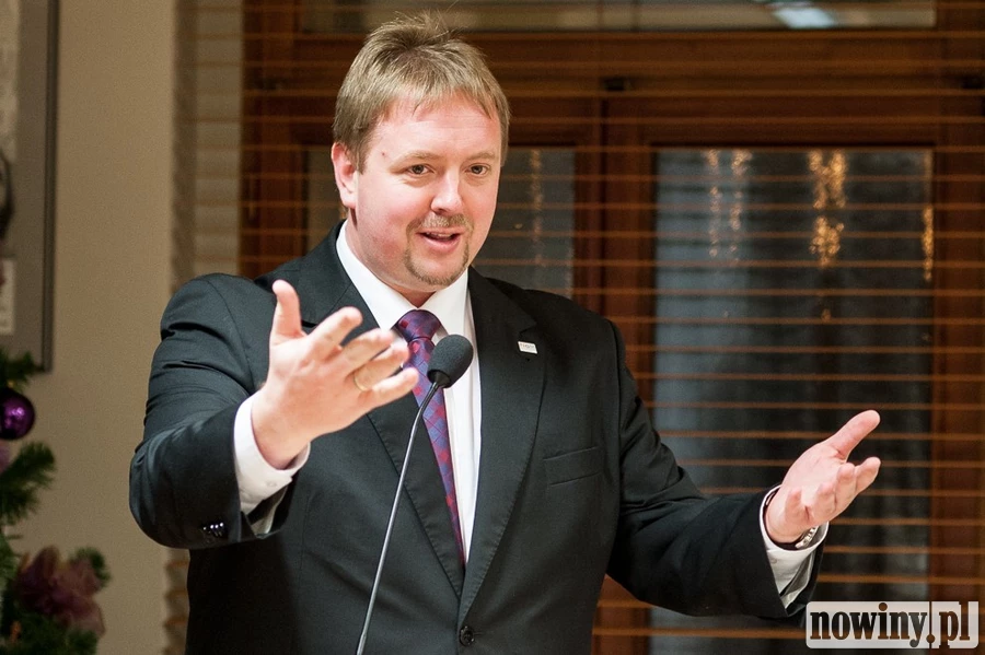 Sylwester z rewidentem w szpitalu. Opozycja wątpi w możliwości firmy Faber