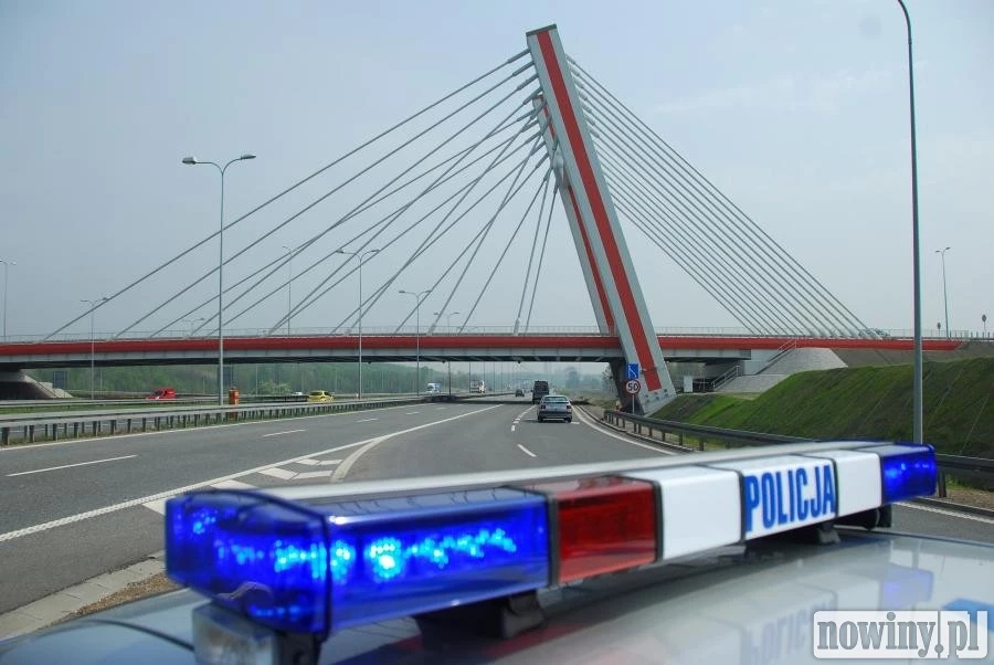 Kierowca ciężarówki zasnął za kierownicą na A1