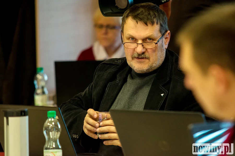 Wicestarosta Chroboczek zagląda do pieca i wyciąga smutne wniosk