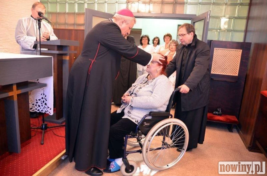 Biskup błogosławił chorych w szpitalu w Wodzisławiu