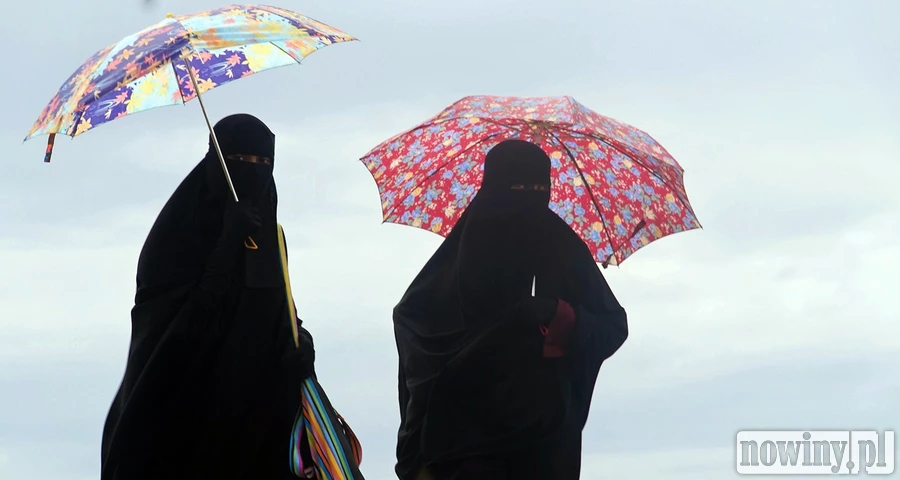 Najmniej lubimy Arabów i Romów, najbardziej Czechów, Włochów i Słowaków