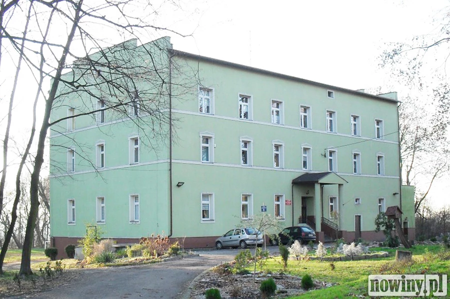Nastolatek wypadł z okna domu dziecka