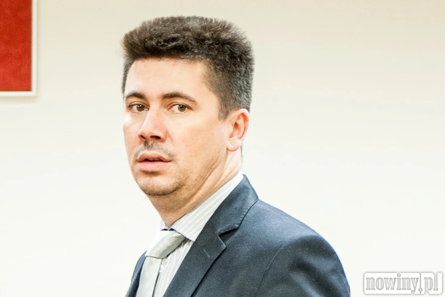 Pisze, szkodzi, fałszuje? Adrian Plura chce by autor szpitalnych donosów trafił pod sąd