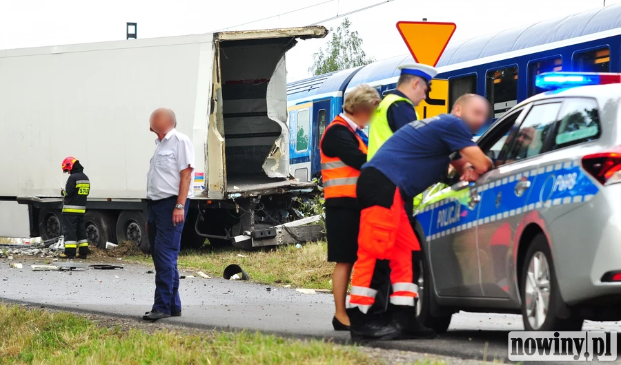 Aktualizacja Wypadek Na Przejeździe W Czerwionce Tir Wjechał Pod