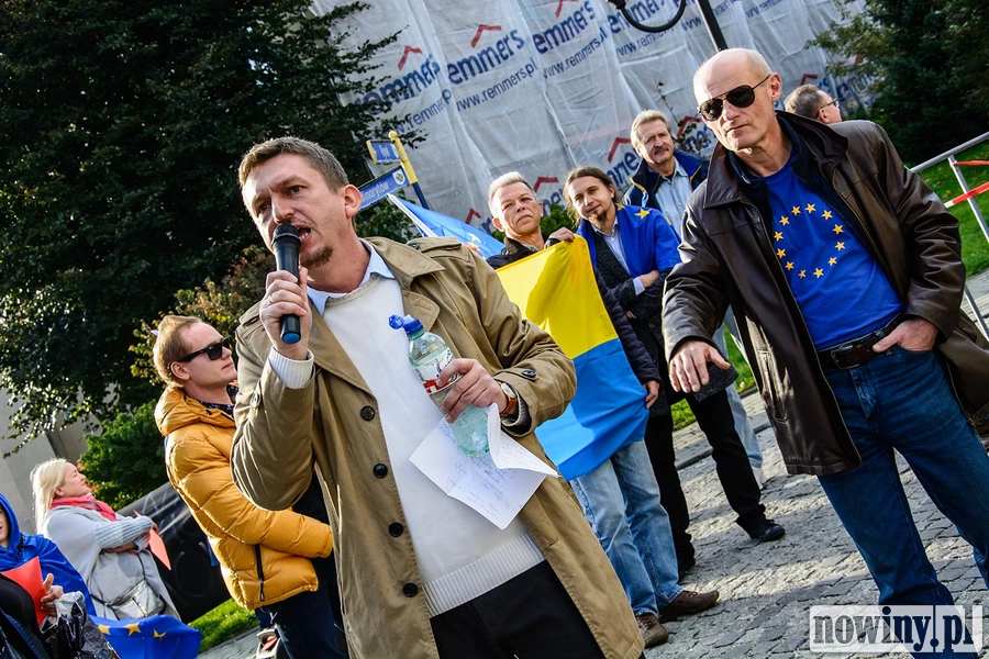 Konstytucja! Konstytucja! Manifestacja opozycji podczas wizyty Andrzeja Dudy w Wodzisławiu