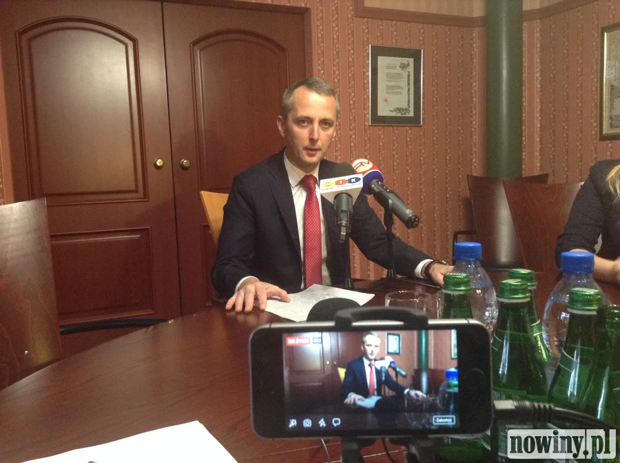 Konferencja posesyjna prezydenta Raciborza. Dariusz Polowy mówi m.in. o planach na 100 dni rządzenia