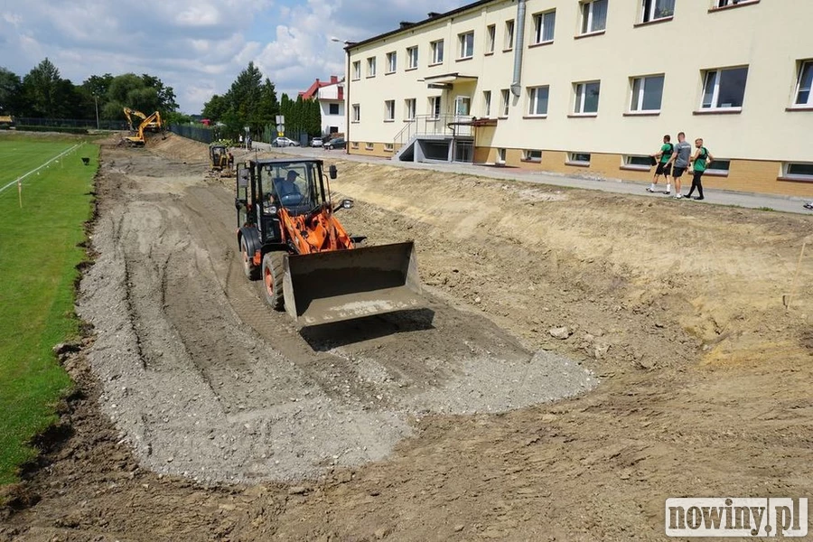 Przebudowa boiska powoli dobiega końca