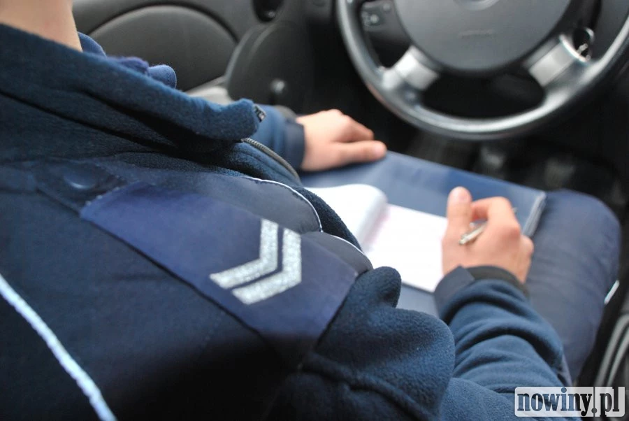 Zawodowy kierowca stracił prawo jazdy. Jechał tirem pijany