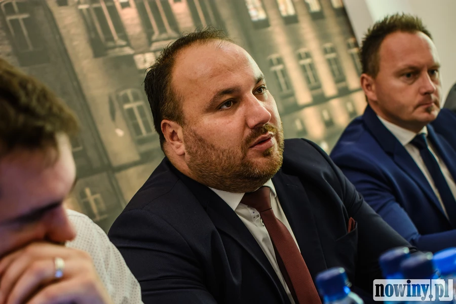 Będą konsekwencje głosowania na dwa tablety?