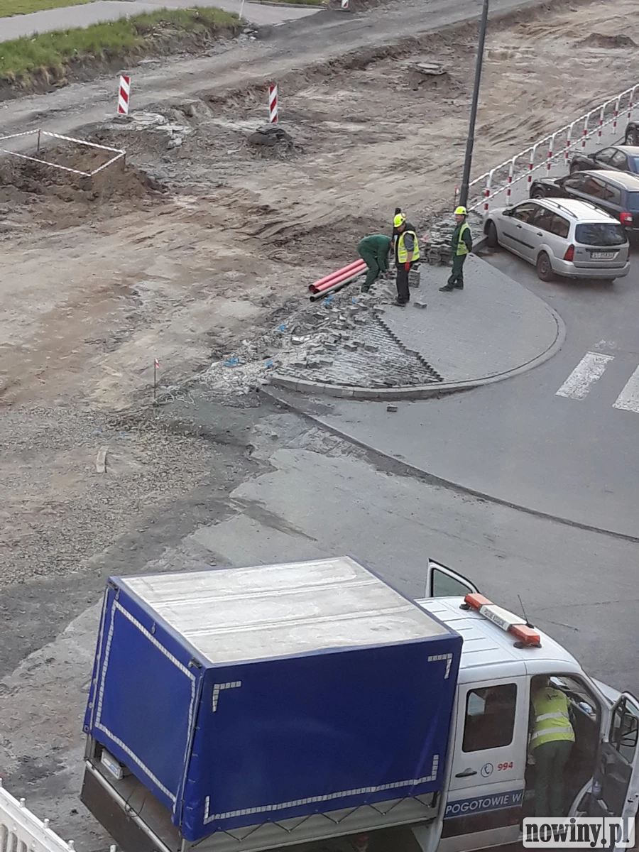 Poukładali w sztapelki i wywieźli. Co stało się z kostką zabraną z ulicy Bosackiej?