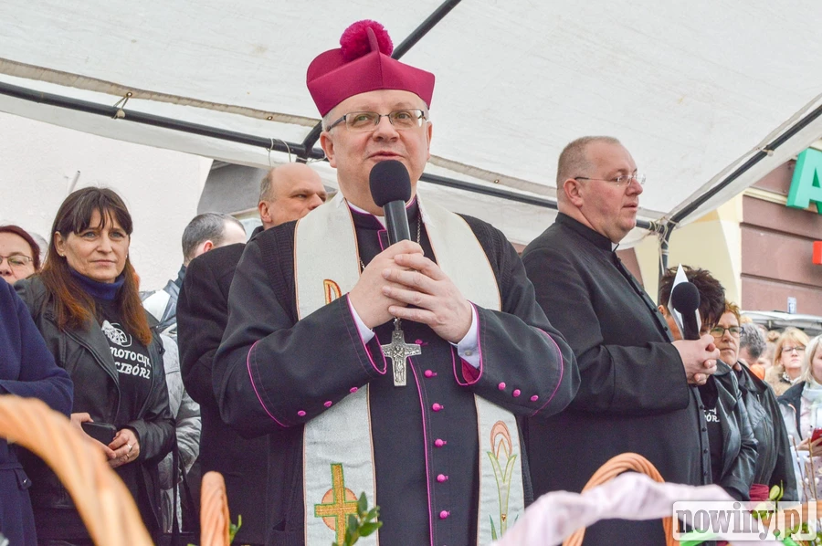 Dyspensa od udziału w niedzielnej mszy św. zniesiona. Jest nowy dekret biskupa opolskiego