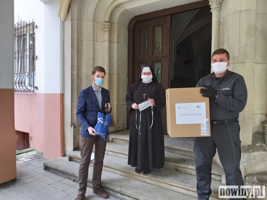 1000 maseczek dla DPS w Krzyżanowicach i OSP w Roszkowie