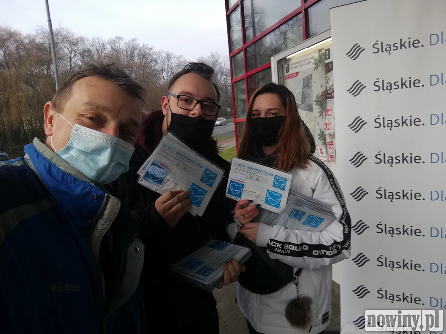 Młodzież dostarcza seniorom „Koperty życia”