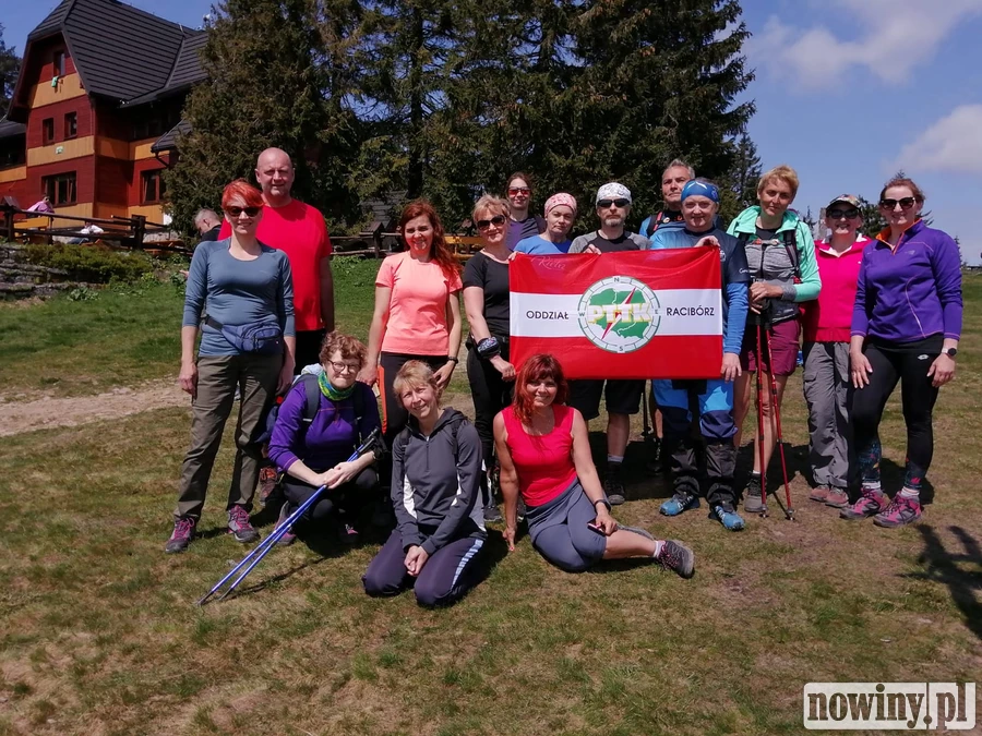 Andrzej Kuśnierz zabrał raciborzan w Beskid Żywiecki. Wędrowców złapała w górach ulewa