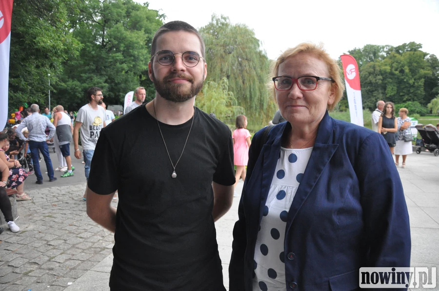 Poezja księdza Twardowskiego zagrana, zaśpiewana i ubrana w klasykę muzyki