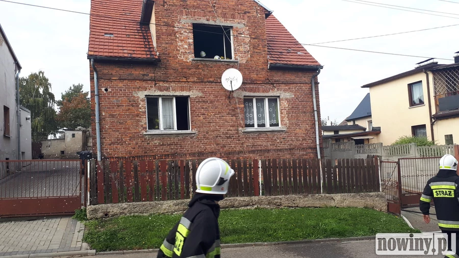 Pożar w Borucinie. Strażacy ewakuowali poparzonego mężczyznę