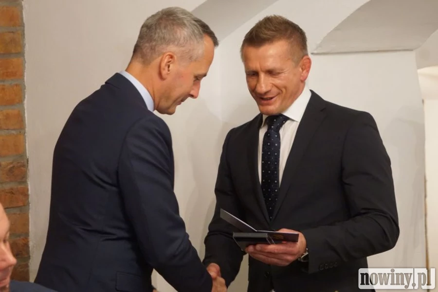 Wolny wręczył medal Polowemu. Zapaśnicy świętowali w Zajeździe Biskupim