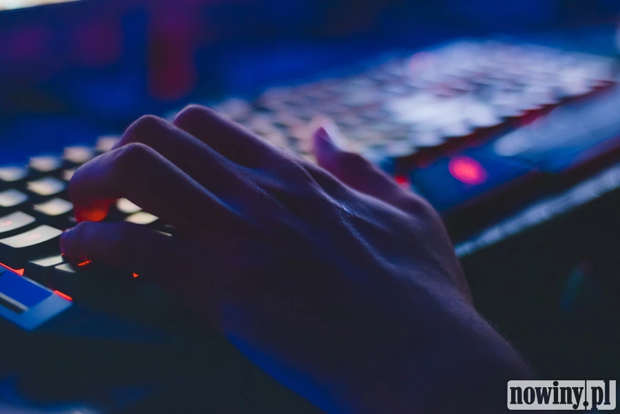 63-latka chciała zainwestować w kryptowaluty. Straciła ponad 20 tysięcy zł