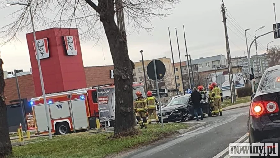 38-latka przejechała na czerwonym świetle. Skończyło się na 20 tys. zł strat