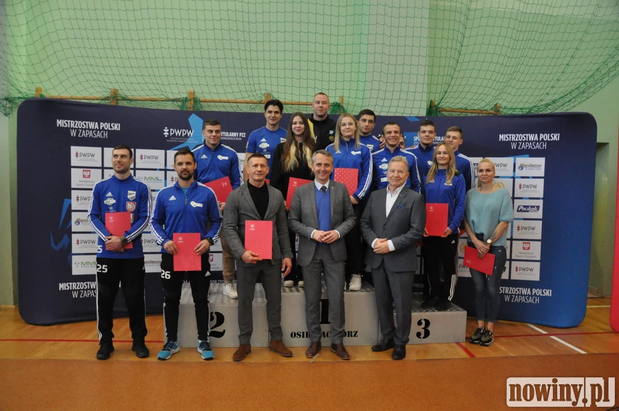 Dwa złota i jeden brąz zapaśników Unii Racibórz w Mistrzostwach Polski Juniorów w Arenie Rafako. Drużyna unitów najlepsza w kraju