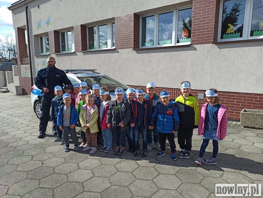 Drogowe ABC przedszkolaków z Przedszkola nr 13 w Rybniku, czyli słów kilka o bezpieczeństwie...