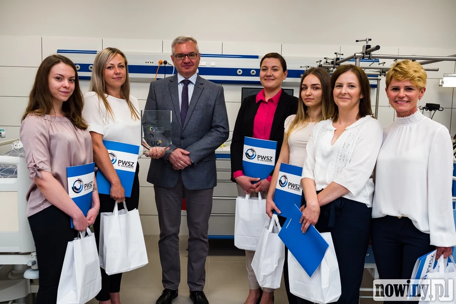 Studentki pielęgniarstwa z PWSZ wygrały Sim_Challenge_2022