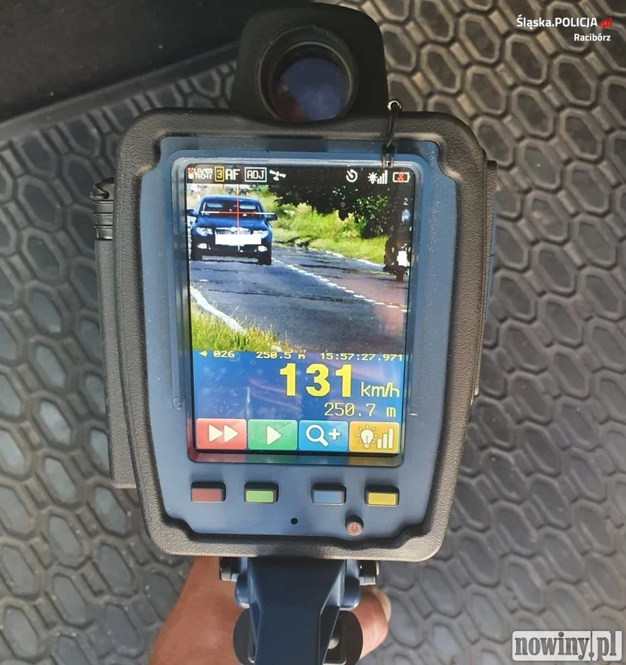 Szaleńcza jazda kierowców w regionie. 44-latek pędził aż 131 km/h, policjantom zaproponował łapówkę