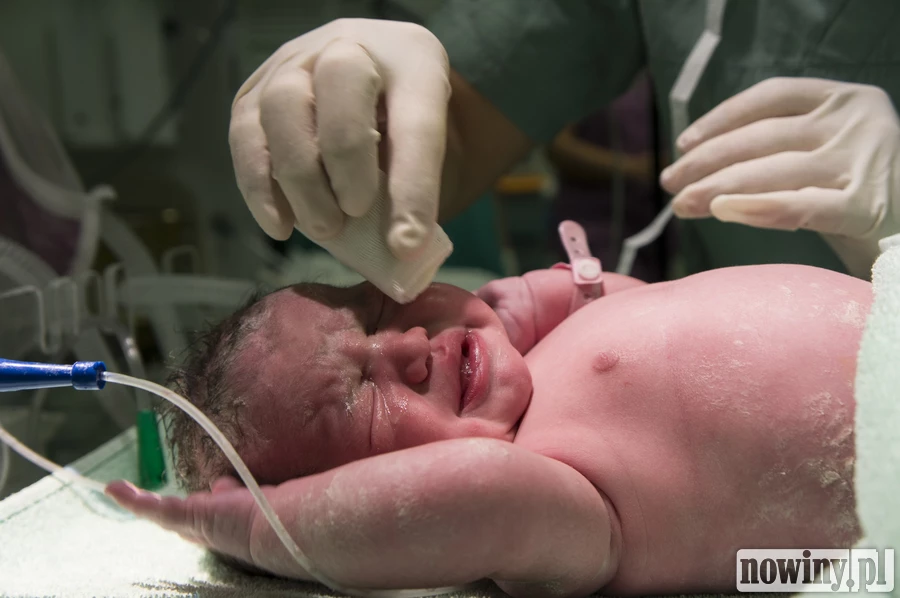 Szpital w Rybniku wstrzymuje przyjęcia do porodu. Gdzie szukać pomocy?