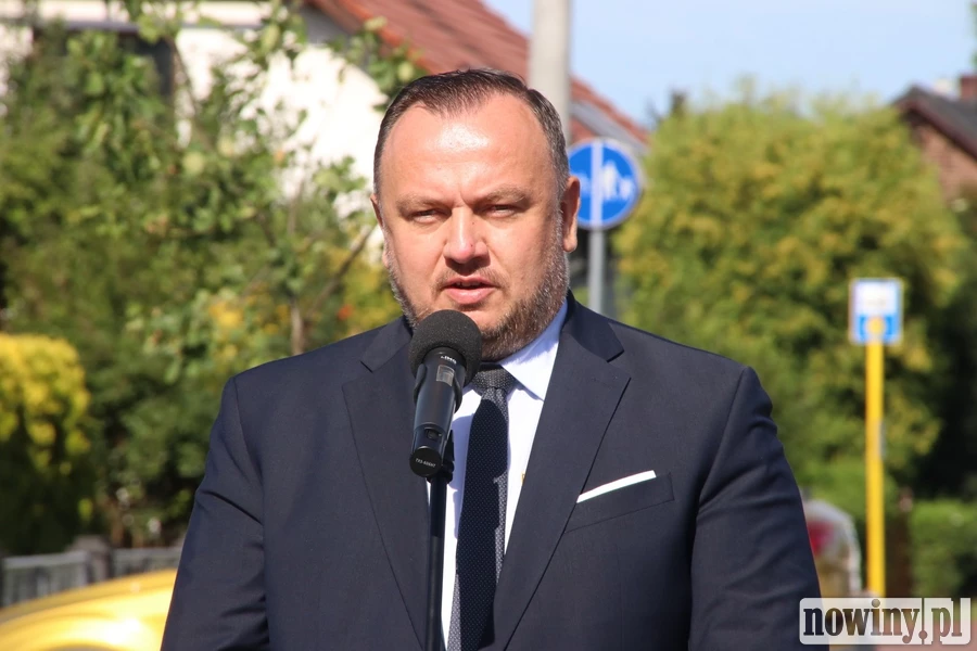 Marszałek Chełstowski rozwiewa nadzieje radnych powiatu na poluzowanie uchwały antysmogowej