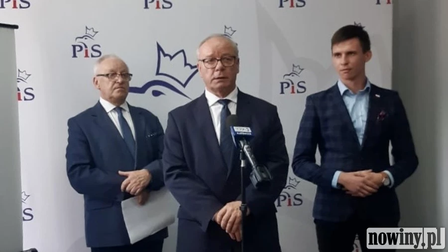 Politycy PiS z Rybnika zachwalają wakacje kredytowe
