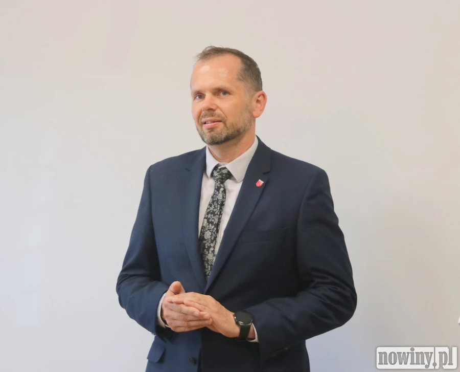 Krzanowice: W proponowanej nazwie pominięto bibliotekę. Błąd naprawiono
