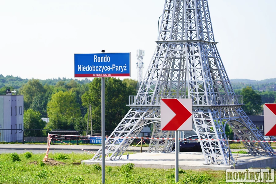 Zobacz, jak prezentuje się (prawie) gotowa Wieża Eiffla w Rybniku