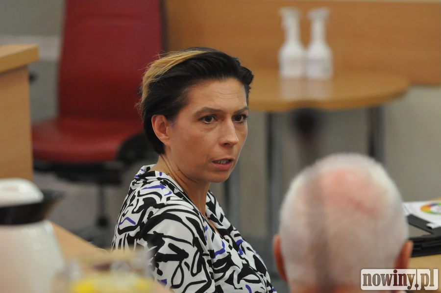 Wycinka o północy. Opozycja odwołała Ronin i Tomaszewską z funkcji przewodniczących komisji rady miasta
