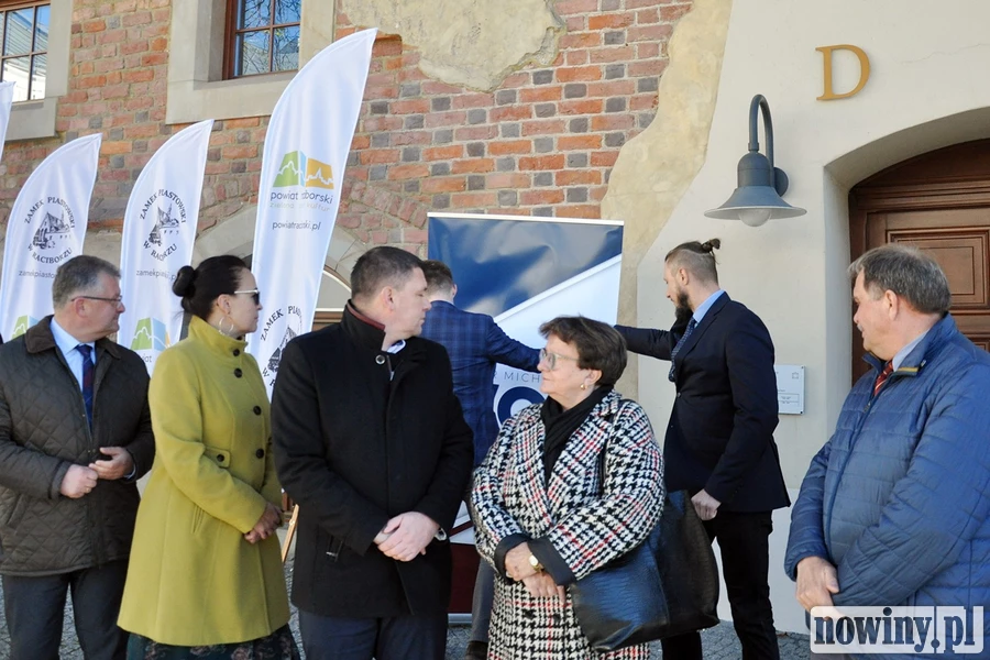 Pieniędzy z Polskiego Ładu nie wystarcza na zaplanowane zadania. Gminy muszą dokładać krocie
