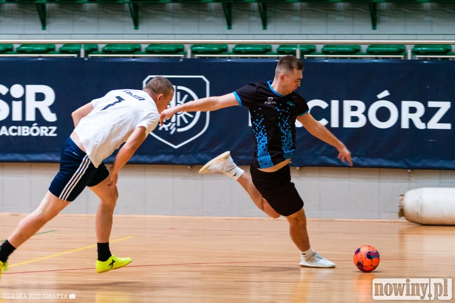 FUTSAL SENIORÓW – wyniki, strzelcy bramek, tabele, zapowiedzi