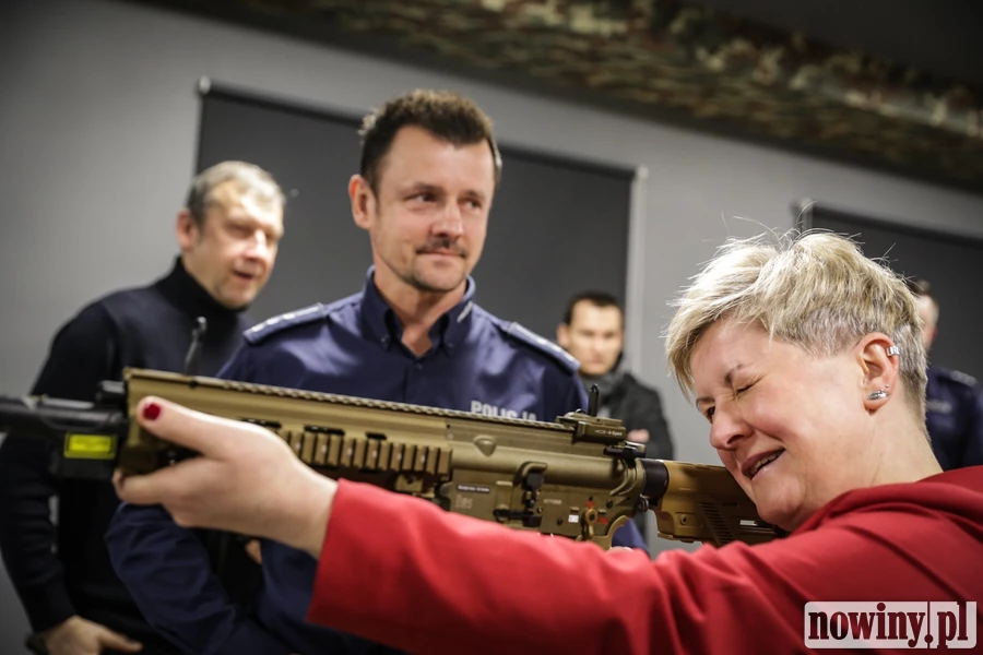 Uczniowie z Rybnika będą strzelać na lekcjach z laserowej broni