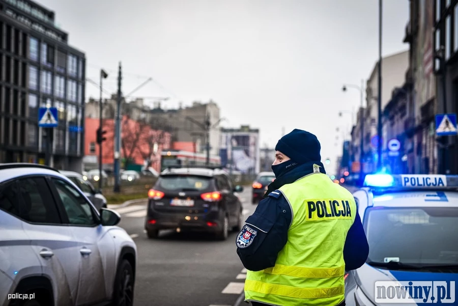 Śląski patrol: 85-latka przytrzaśnięta drzwiami autobusu. Kierowca odjechał z przystanku