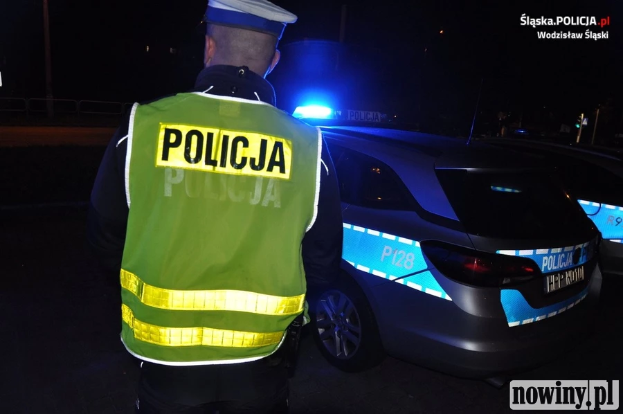Pościg za BMW na niemieckich tablicach. Kryminalni z Wodzisławia szukają dwóch osób