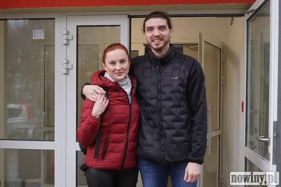 Błąkali się, pomieszkiwali u rodziny, aż trafili do Jastrzębia-Zdroju. Tutaj wreszcie doczekali się dachu nad głową