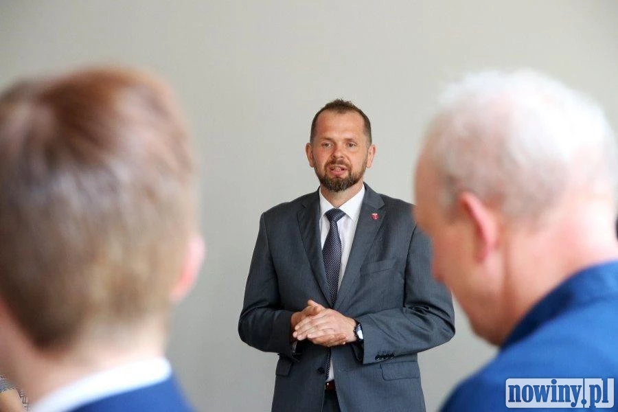 Burmistrz Krzanowic rozdzielił 130 tys. złotych pomiędzy kluby sportowe i usługi opiekuńcze, czyli o wiele mniej niż rok wcześniej. Skąd ta rozbieżność?