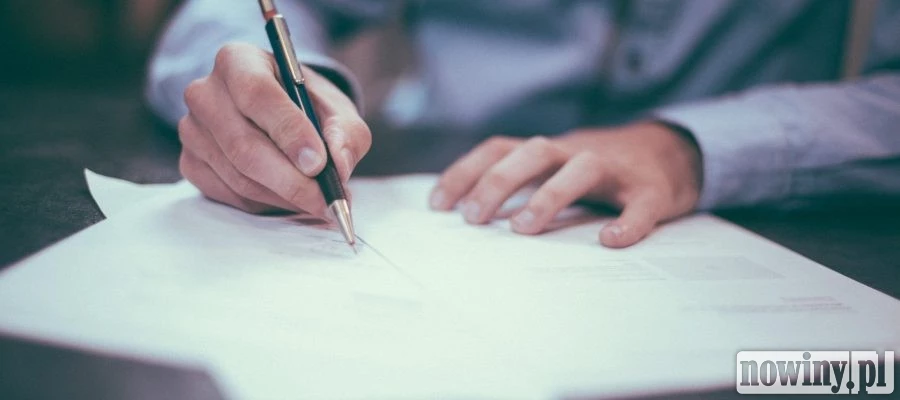 Jak zabezpieczyć się finansowo pracując z freelancerami?