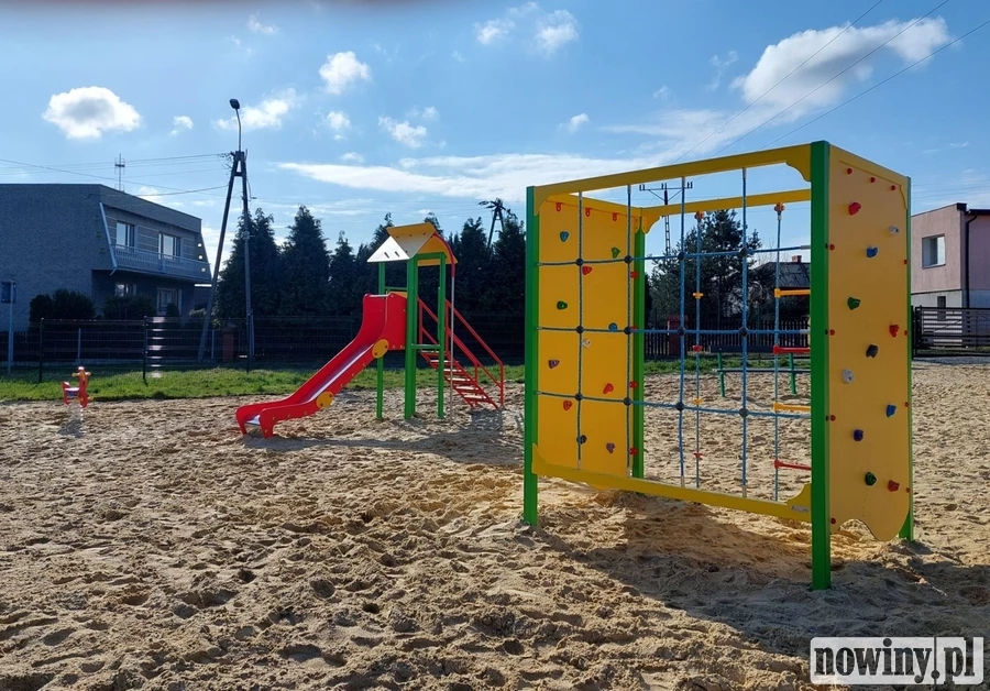 Nowy plac zabaw w Leszczynach, choć miał być już gotowy w zeszłym roku