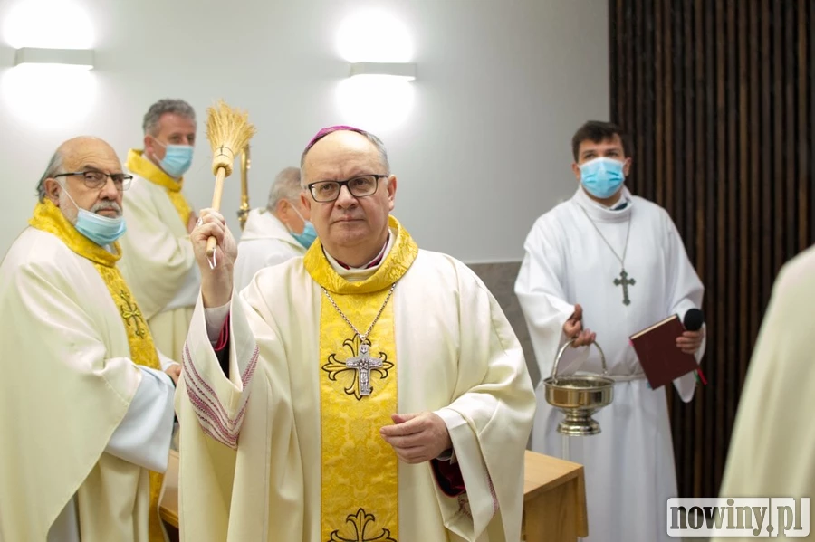 Biskup Andrzej Czaja czeka w kolejce na przeszczep wątroby