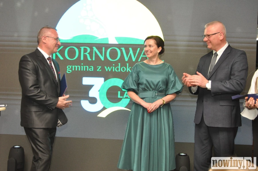 Uśmiech miał tu znaczenie. Kornowac przyjął senator Ewę Gawędę do grona swych honorowych mieszkańców