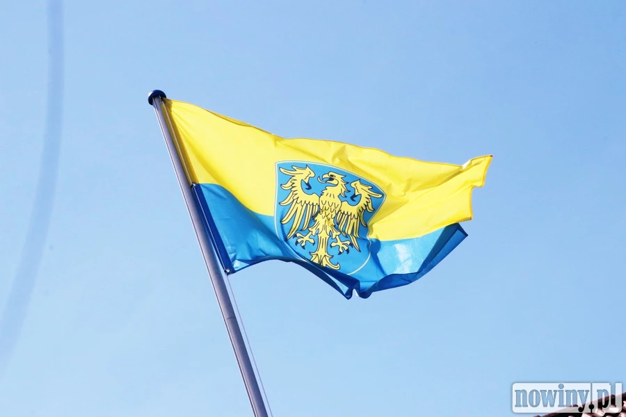 Świętujemy Dzień Śląskiej Flagi. Które samorządy Raciborszczyzny wywiesiły złoto-modre fany?